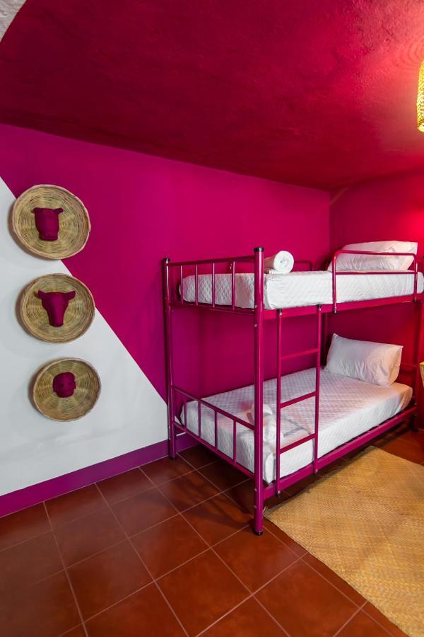 Why Not Hotel Antigua ภายนอก รูปภาพ